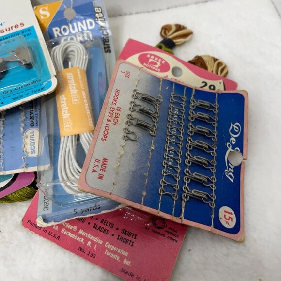 Yellow Plastic Sewing Organizer Box With Handle & Lock - Picture 9 of 9